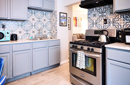 Noble Square Wohnung | Wicker Park 2Bdrm Near Downtown & Salt Shed Weekend Special 229.00 Sept 8 - 10