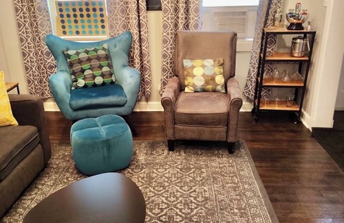 Noble Square Wohnung | Wicker Park 2Bdrm Near Downtown & Salt Shed Weekend Special 219.00 Sept 8-10