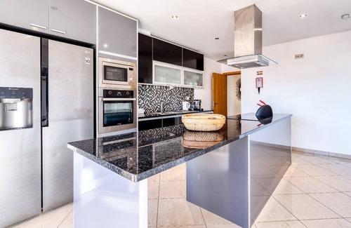 Correeira Haus | Beheizte Pool- und SPA-Villa, Meerblick, in ruhiger Zone im Zentrum von Albufeira, 12 / 14p