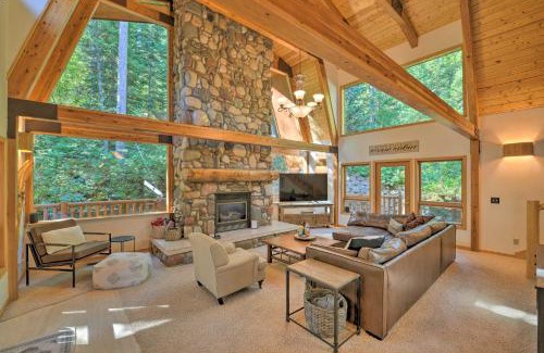 Alpine Haus | Wild Huckleberry Alpine Cabin Fireplace and Deck!