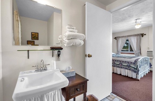 Shaftsburg Hotel | Williamston Inn