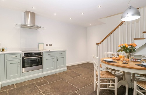 Shapwick Haus | WILLOW BARN, family friendly, character holiday cottage in Shapwick