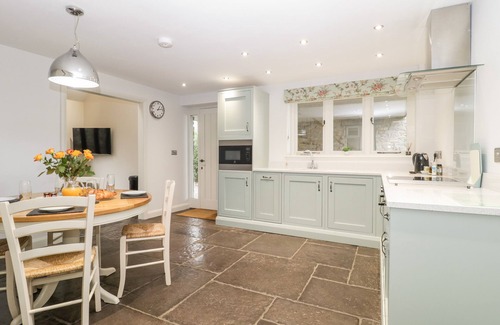Shapwick Haus | WILLOW BARN, family friendly, character holiday cottage in Shapwick