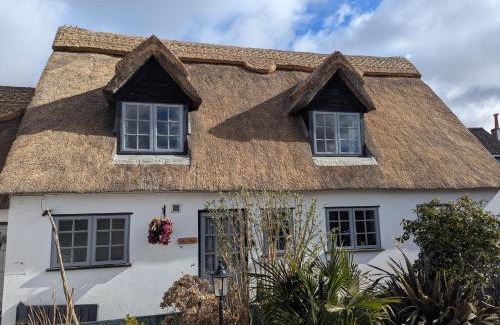 Horning Haus | Willow Cottage