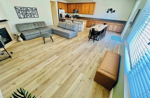 Reno Haus | Willow Song House/Sleeps 13