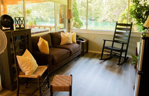 Linden Wohnung | Wilsdorf Asteria- One BDRM suite with hot tub