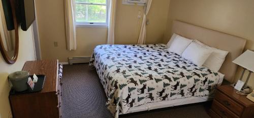 Dryden Hotel | Wilson Lake Inn