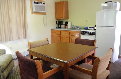 Dryden Hotel | Wilson Lake Inn