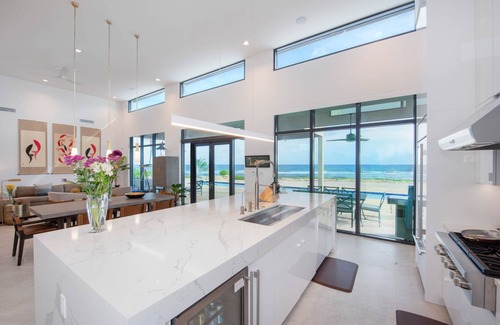 East End Haus | Wind Upon the Waves by Grand Cayman Villas