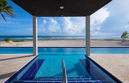 East End Haus | Wind Upon The Waves by Grand Cayman Villas & Condos