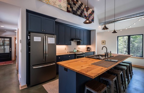 North Bay Haus | Winding Down - A Retreat on the "Quiet Side"