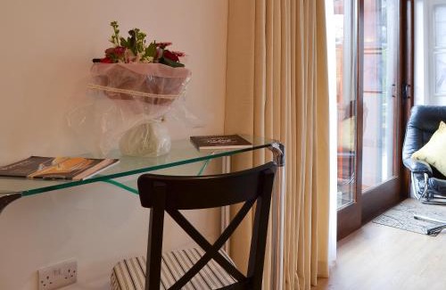 Herstmonceux Haus | Windmill Barn