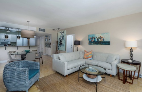 West Bay Wohnung | Windsong 2 Stunning Villa-4 UNIT COMPLEX-Boggy Sand Rd-gated access to SMB