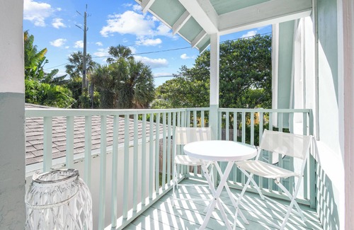 Parrot Cove Hütte | Historic Cottage in Parrot Cove!