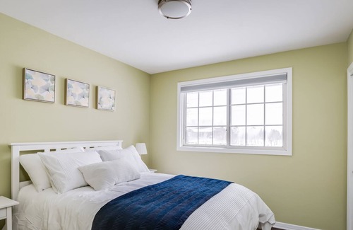 Niagara-on-the-Lake Haus | Wine Country 7 Acre Home for up to 6 ppl Niagara-on-the-Lake