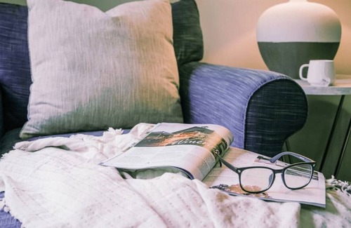 Lake Breeze Park Hütte | 2 min walk to Lake view, private yard with fire pit, near vineyards, & fishing!