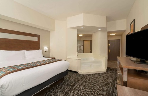 Ellendale Hotel | Wingate by Wyndham Memphis East