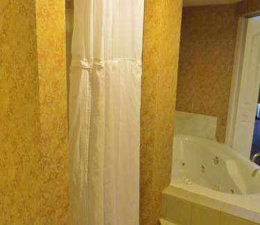 Airport North Hotel | Wingate By Wyndham - Orlando International Airport- Free Hot Breakfast