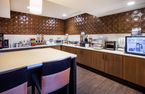 Roseville Hotel | Wingate by Wyndham Roseville/Detroit