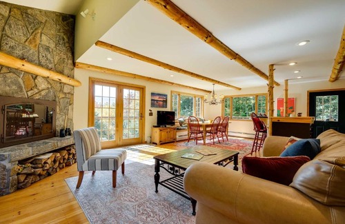 Winhall Haus | Winhall Home with Deck and Views, 6 Mi to Ski Slopes!