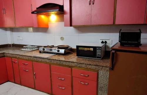 Shimla Haus | WINTRY 5BHK ENTIHOME FOR FRINDS & FAMILIES PARKING AND WI-FI