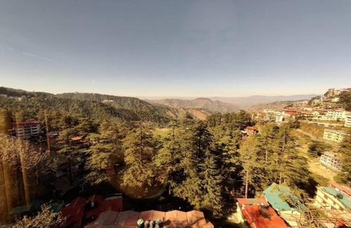 Shimla Haus | WINTRY 5BHK ENTIHOME FOR FRINDS & FAMILIES PARKING AND WI-FI