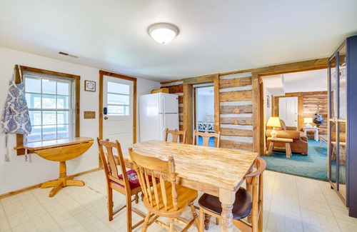 Mauston Hütte | Wisconsin Cabin Getaway Near Castle Rock Late