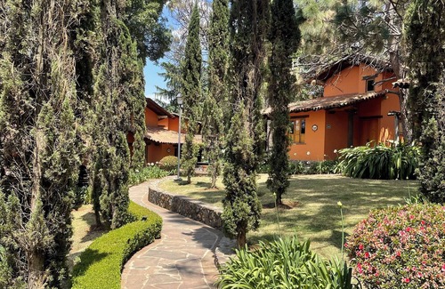 Mazamitla Kabine | Wisteria Cabaña 100% de Lujo con Amplios Jardines