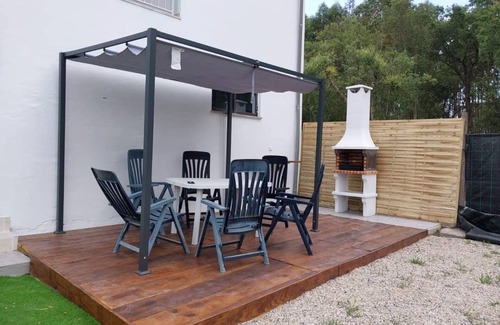 Porto de Mos Haus | With a view of Serra de Aire e Candeeiros, with a calm location (Petfriendly).