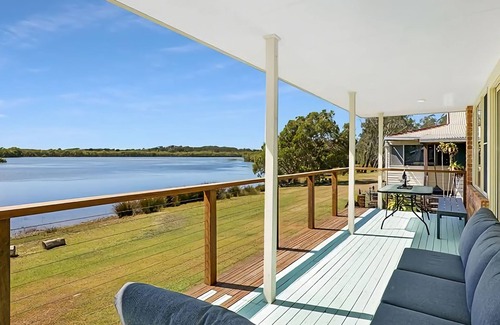 Urunga Haus | With spectacular views of the estuary and park, this retreat is the perfect tranquil escape