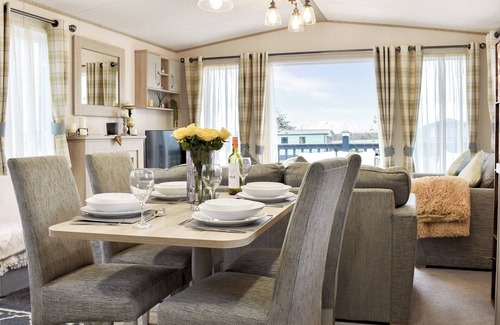 West Heslerton Hütte | 2 Schlafzimmer Unterkunft in East Heslerton, near Malton