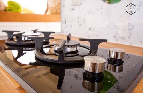 Bad Saarow Kabine | Wohlfühlboot THEO in Bad Saarow (Festlieger) - Wohlfühlboot Hausbooturlaub