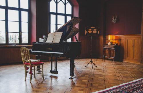 Behren-Luebchin Haus | Wohnung Ruth- Turmzimmer Anno1869 Herrenhaus Viecheln