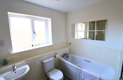 Wokingham Wohnung | Wokingham - Contemporary, Spacious - Three Bedroom (Two Bathroom) Apartment