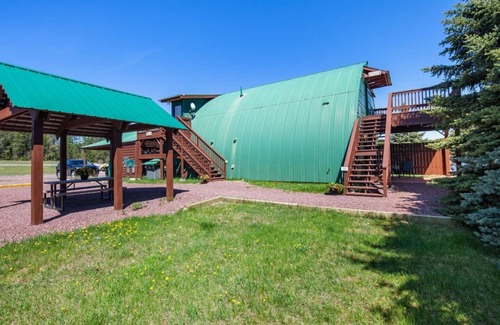 Coram Kabine | Wolf Den Cabin! 6 miles to Glacier!