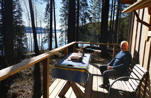 Gallo Kabine | Wolverine lake cabin. Romatic log cabin is completely offgrid