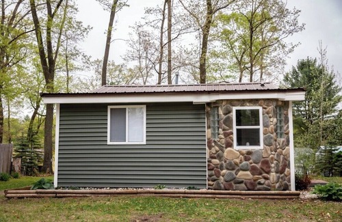 Harrison Kabine | Wonderful cabin with AC in charming Harrison, MI