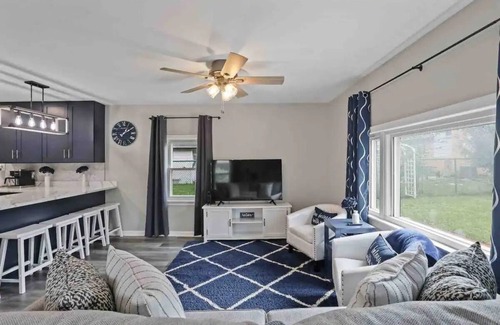 Wood Dale Haus | Wonderful in Wood Dale, right by O’Hare airport!