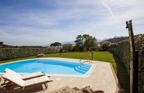Capo Coda Cavallo Villa | Wunderschöne Luxusvilla mit Pool und großem Garten mit Meerblick!