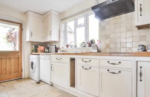 Gloucester Haus | Wonderful Period Cottage