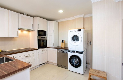 Benajarafe Haus | Schönes alleinstehendes Ferienhaus mit Klimaanlage, W-LAN, privatem Pool, TV, Terrasse, Parkplatz