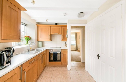 Thirsk Haus | Atemberaubendes Ferienhaus für 6 Personen mit Pool, Whirlpool, W-LAN, Terrasse und Parkplatz