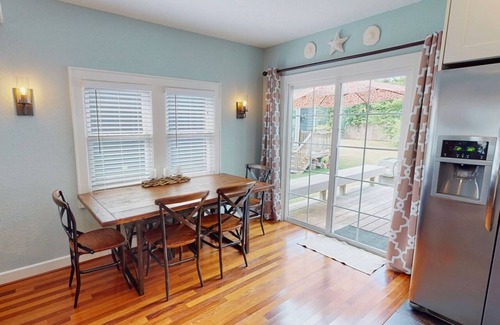 Cape Charles Haus | Cape Charles Historic District - wunderbar renoviert - familienfreundlich!