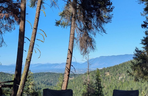 Kalispell Wohnung | Wooded acreage with creek- 10 minutes to town