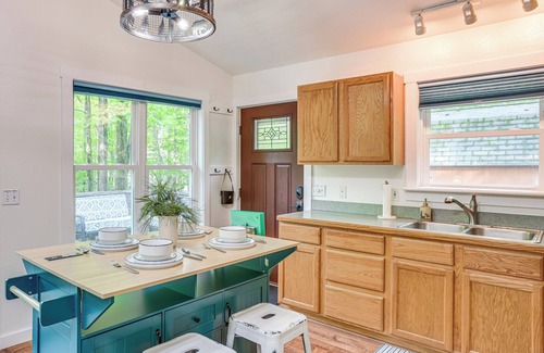 Farwell Kabine | Wooded Country Home w/Spacious Deck in Farwell!