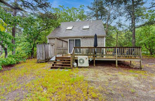 Edgartown Haus | Wooded Oasis