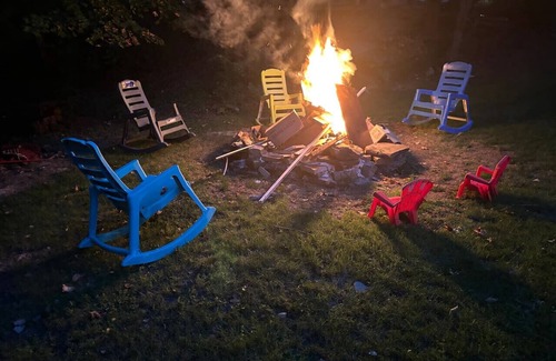 Oakwood Village Haus | Wooded Retreat with Game House