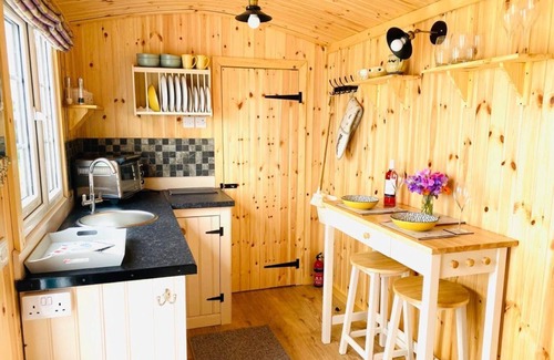 Perth Kabine | Remarkable Shepherds Hut in a Beautiful Location