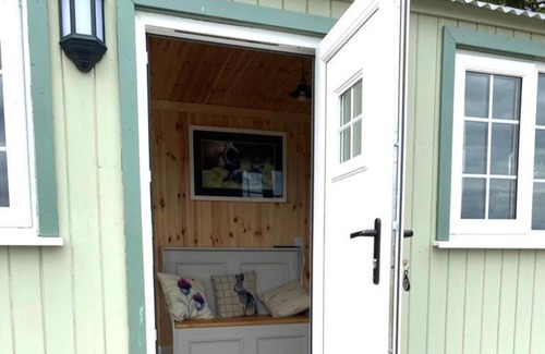 Perth Kabine | Remarkable Shepherds Hut in a Beautiful Location