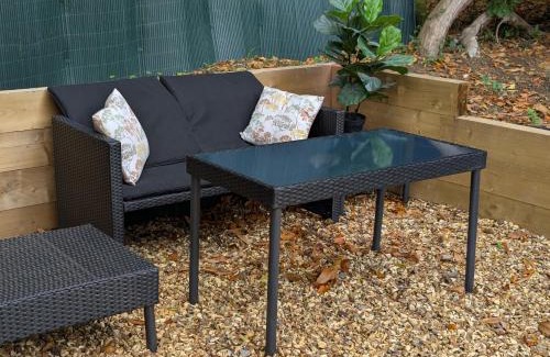 Leckhampton Wohnung | Woodland Cabin - Cotswold Way - Logs & Dogs